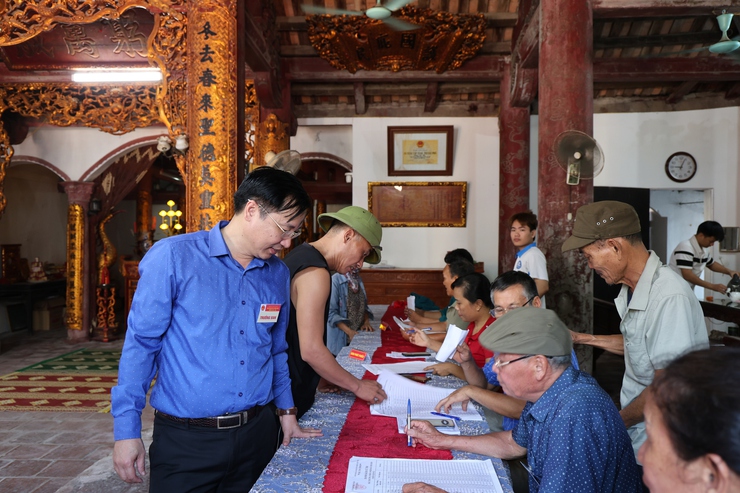 Xã Phú Nghĩa: Cử tri đại diện hộ gia đình hăng hái tham gia bầu cử Trưởng thôn nhiệm kỳ 2025 – 2028- Ảnh 7.