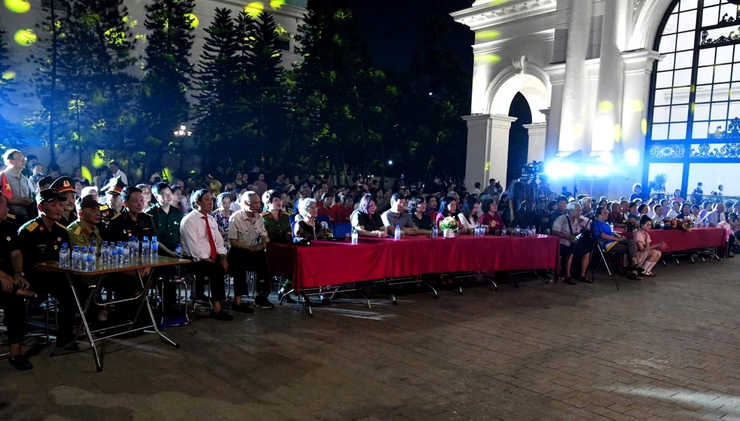 Chương trình nghệ thuật chào mừng Đại hội Đảng bộ Thành phố và 71 năm Ngày Giải phóng Thủ đô- Ảnh 2.