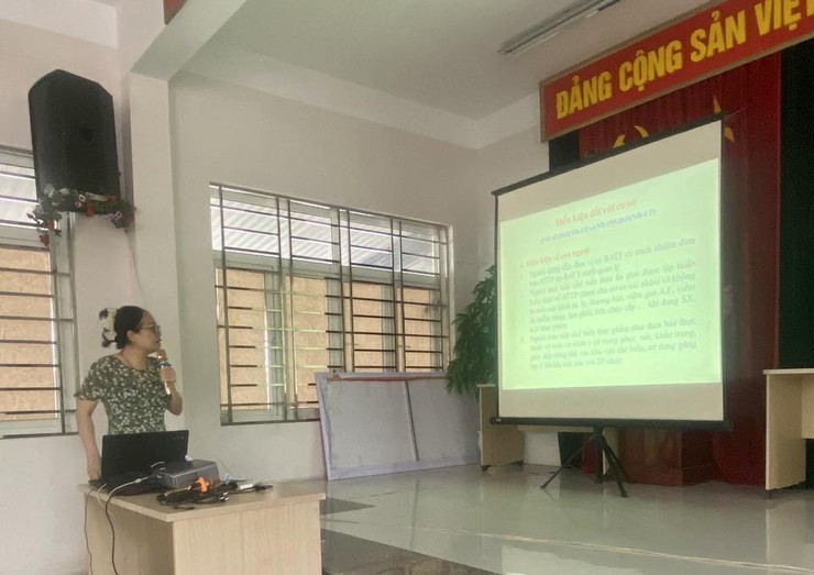 Trạm Y tế phường Dương Nội tập huấn kiến thức an toàn thực phẩm cho các cơ sở giáo dục trên địa bàn phường- Ảnh 2.