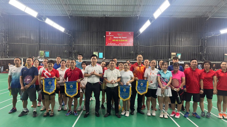 Giải cầu lông trong khuôn khổ Đại hội Thể dục thể thao phường Bồ Đề lần thứ I

- Ảnh 1.