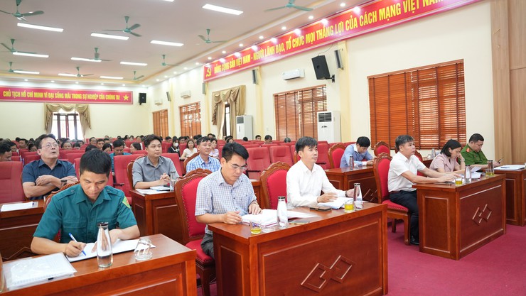 Hội đồng nghĩa vụ Quân sự xã họp xét duyệt sơ tuyển sức khoẻ nghĩa vụ Quân sự và thực hiện nghĩa vụ Công an nhân dân năm 2026, lực lượng Dân quân thường trực- Ảnh 1.