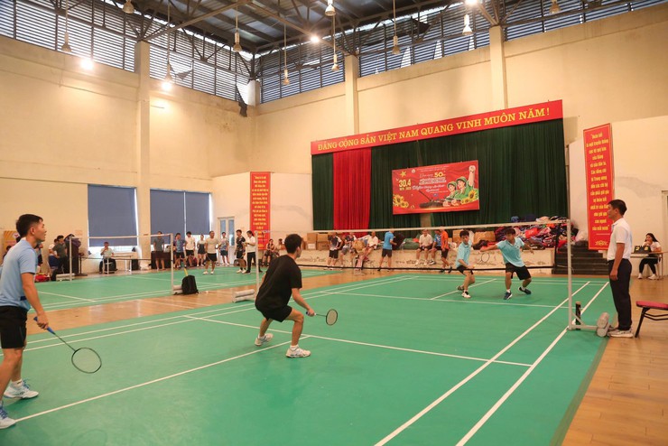 Sôi nổi Giải Kéo co, Cầu lông Đại hội Thể dục Thể thao phường Dương Nội lần thứ I- Ảnh 3.