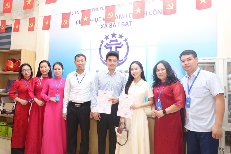 ĐIỂM PHỤC VỤ HÀNH CHÍNH CÔNG BẤT BẠT SẴN SÀNG CUNG CẤP CÁC TIỆN ÍCH MIỄN PHÍ PHỤC VỤ NGƯỜI DÂN- Ảnh 4.