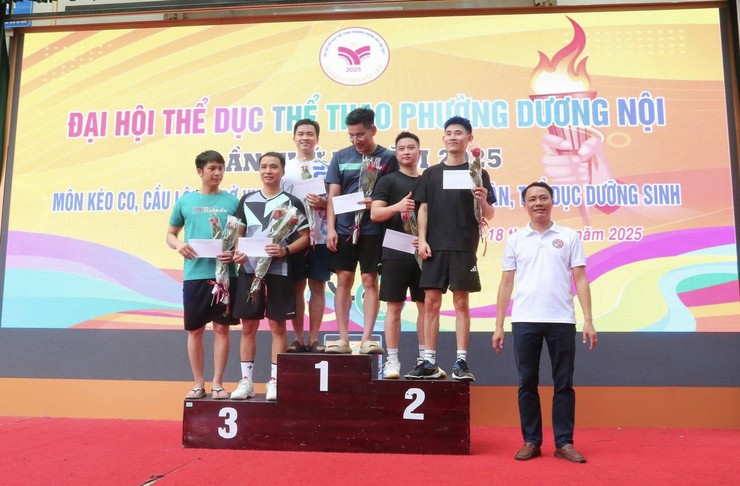 Sôi nổi Giải Kéo co, Cầu lông Đại hội Thể dục Thể thao phường Dương Nội lần thứ I- Ảnh 4.