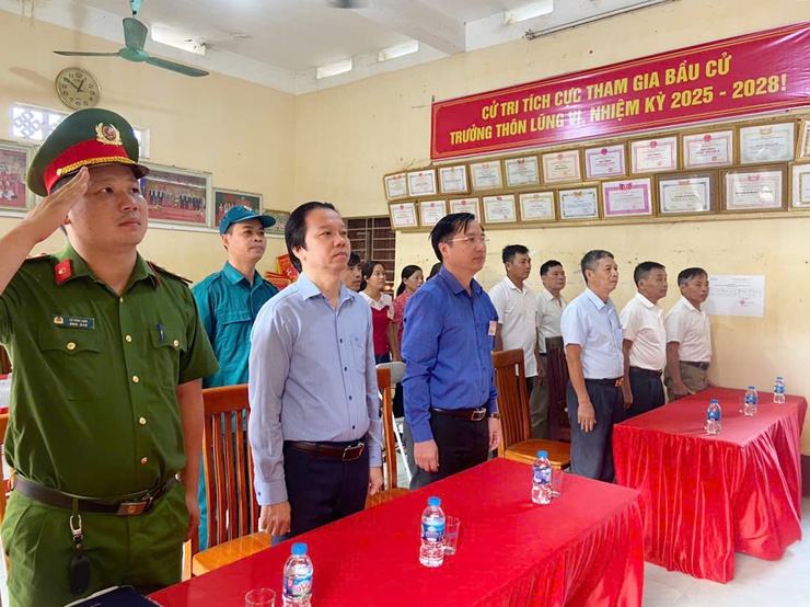 Xã Phú Nghĩa: Cử tri đại diện hộ gia đình hăng hái tham gia bầu cử Trưởng thôn nhiệm kỳ 2025 – 2028- Ảnh 1.