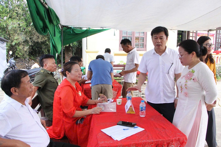 Xã Phú Nghĩa: Cử tri đại diện hộ gia đình hăng hái tham gia bầu cử Trưởng thôn nhiệm kỳ 2025 – 2028- Ảnh 2.