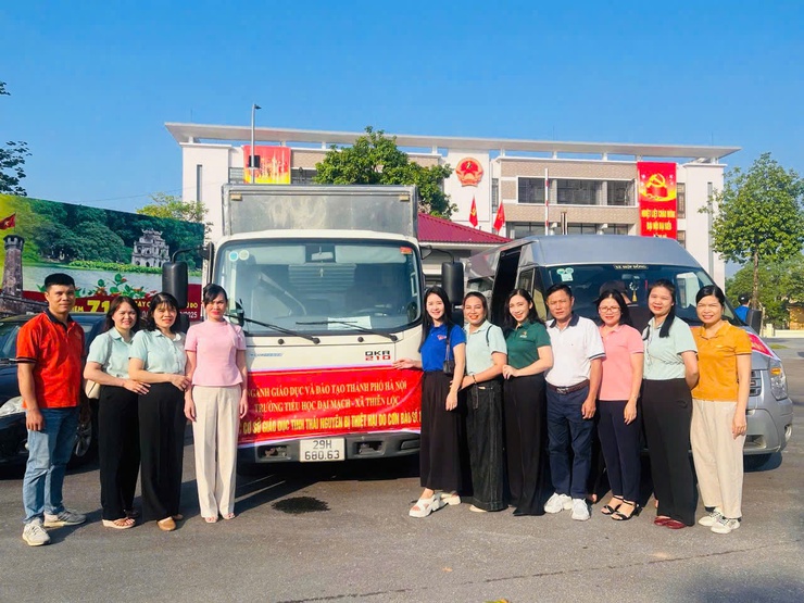 TẤM LÒNG THIÊN LỘC HƯỚNG VỀ MIỀN BẮC: 10 CHUYẾN XE NGHĨA TÌNH CỦA KHỐI GIÁO DỤC CHÍNH THỨC KHỞI HÀNH- Ảnh 2.