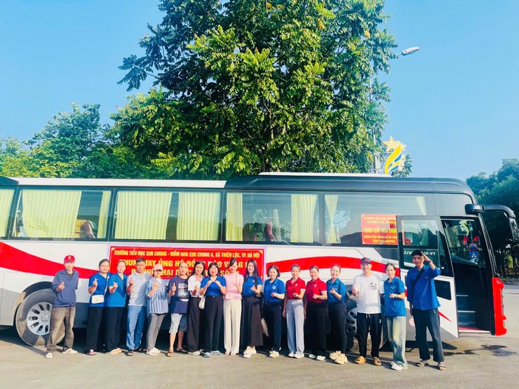 TẤM LÒNG THIÊN LỘC HƯỚNG VỀ MIỀN BẮC: 10 CHUYẾN XE NGHĨA TÌNH CỦA KHỐI GIÁO DỤC CHÍNH THỨC KHỞI HÀNH- Ảnh 4.