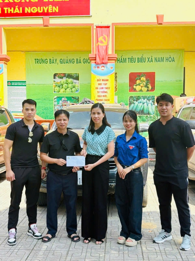 TẤM LÒNG THIÊN LỘC HƯỚNG VỀ MIỀN BẮC: 10 CHUYẾN XE NGHĨA TÌNH CỦA KHỐI GIÁO DỤC CHÍNH THỨC KHỞI HÀNH- Ảnh 14.