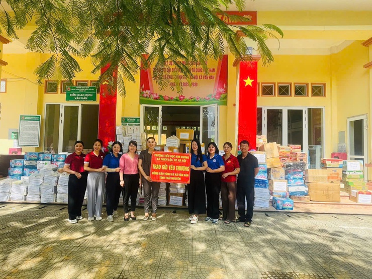 TẤM LÒNG THIÊN LỘC HƯỚNG VỀ MIỀN BẮC: 10 CHUYẾN XE NGHĨA TÌNH CỦA KHỐI GIÁO DỤC CHÍNH THỨC KHỞI HÀNH- Ảnh 15.