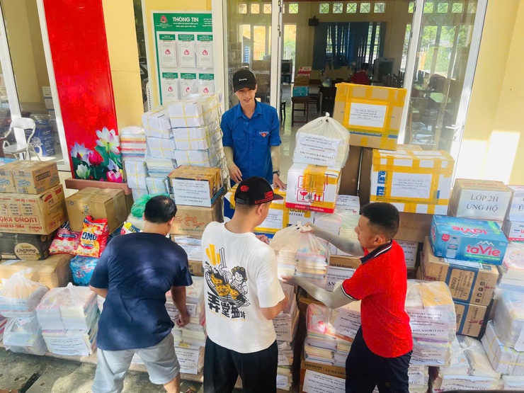 TẤM LÒNG THIÊN LỘC HƯỚNG VỀ MIỀN BẮC: 10 CHUYẾN XE NGHĨA TÌNH CỦA KHỐI GIÁO DỤC CHÍNH THỨC KHỞI HÀNH- Ảnh 24.