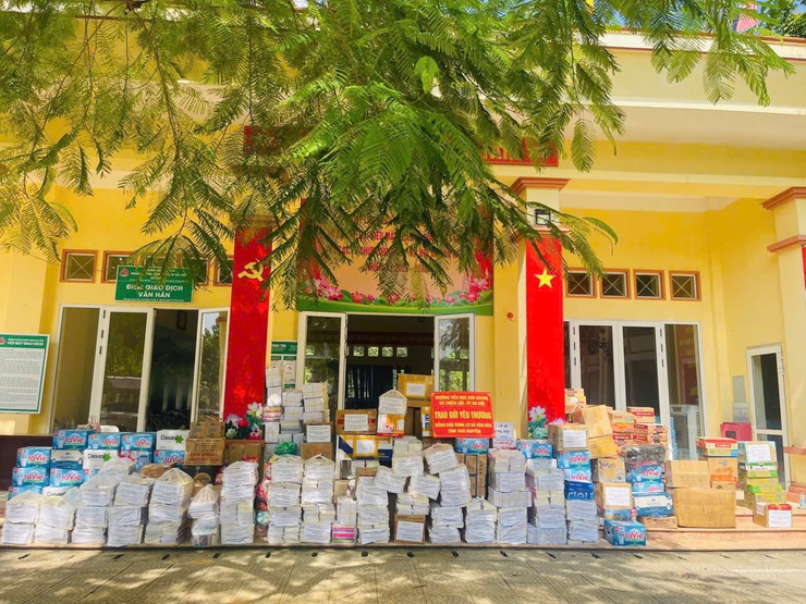 TẤM LÒNG THIÊN LỘC HƯỚNG VỀ MIỀN BẮC: 10 CHUYẾN XE NGHĨA TÌNH CỦA KHỐI GIÁO DỤC CHÍNH THỨC KHỞI HÀNH- Ảnh 41.