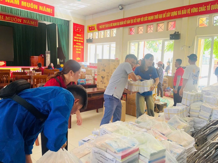 TẤM LÒNG THIÊN LỘC HƯỚNG VỀ MIỀN BẮC: 10 CHUYẾN XE NGHĨA TÌNH CỦA KHỐI GIÁO DỤC CHÍNH THỨC KHỞI HÀNH- Ảnh 25.