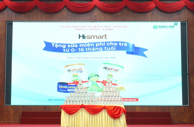 Xã Thạch Thất phối hợp công ty Bảo Lâm Hodings tặng sữa miễn phí cho trẻ em từ 0 đến dưới 16 tháng tuổi có hoàn cảnh khó khăn trên địa bàn.- Ảnh 5.