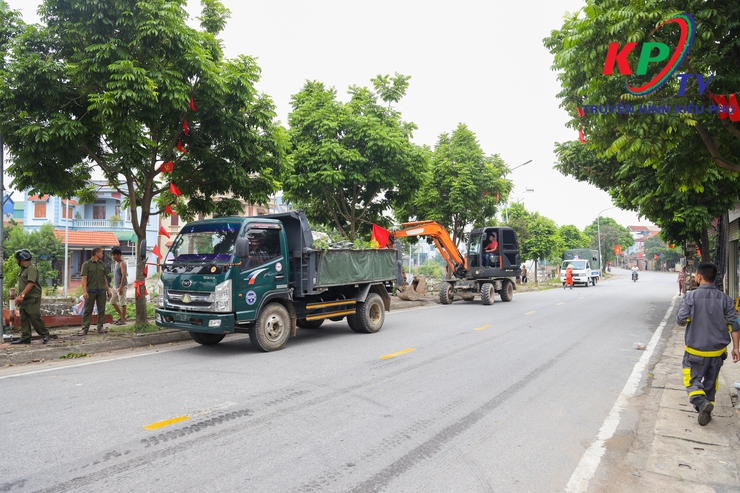 Ban chỉ đạo 197 xã Kiều Phú ra quân giải tỏa hành lang an toàn giao thông, trật tự mỹ quan đô thị- Ảnh 10.