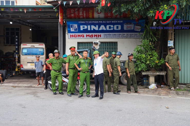 Ban chỉ đạo 197 xã Kiều Phú ra quân giải tỏa hành lang an toàn giao thông, trật tự mỹ quan đô thị- Ảnh 8.