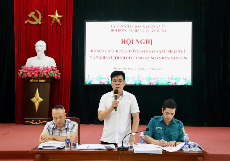 HỘI NGHỊ XÉT DUYỆT CÔNG DÂN TRONG ĐỘ TUỔI SẴN SÀNG NHẬP NGŨ VÀ CÔNG DÂN NGHĨA VỤ THAM GIA CÔNG AN NHÂN DÂN NĂM 2026 XÃ HỒNG VÂN - Ảnh 6.