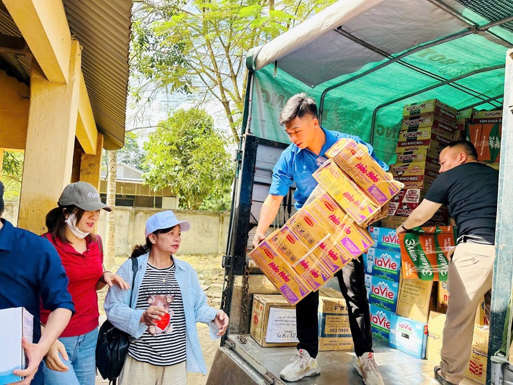  Trường Tiểu học và Trường THCS Thạch Thán xã Quốc Oai chung tay san sẻ yêu thương cùng đồng bào vùng lũ- Ảnh 5.