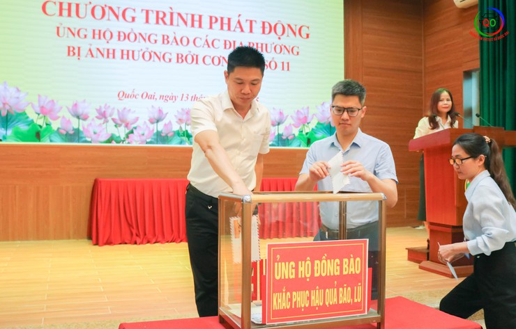 Xã Quốc Oai tổ chức Lễ chào cờ đầu tuần và phát động ủng hộ đồng bào bị ảnh hưởng bởi bão số 11- Ảnh 5.