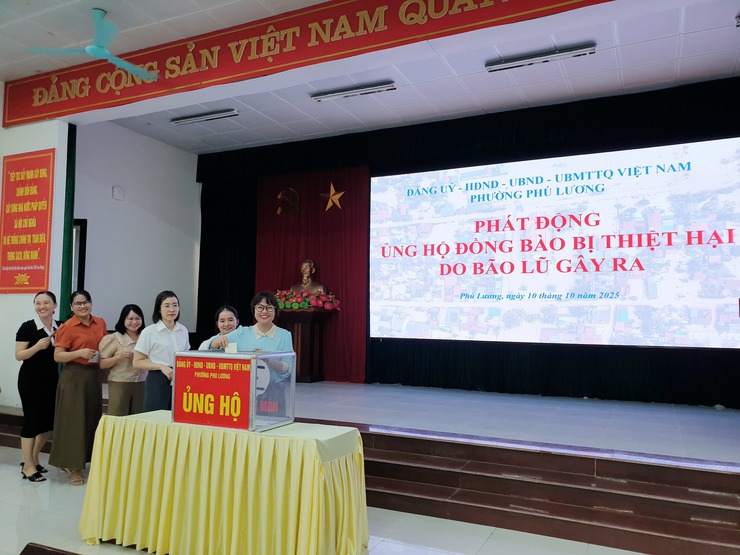 Đảng ủy – HĐND – UBND – UB.MTTQ Việt Nam phường Phú Lương phát động ủng hộ đồng bào bị thiệt hại do bão lũ gây ra năm 2025- Ảnh 5.