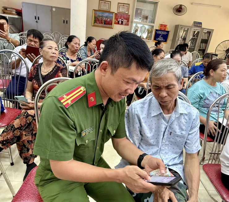 UBND XÃ SÓC SƠN TỔ CHỨC HỘI NGHỊ TẬP HUẤN CHO TỔ CHUYỂN ĐỔI SỐ CỘNG ĐỒNG- Ảnh 4.