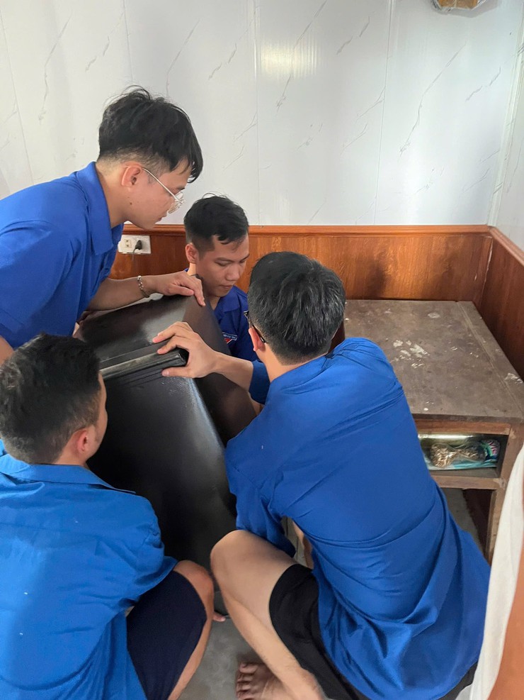 Cả hệ thống chính trị xã Quang Minh vào cuộc hỗ trợ người dân vùng ngập- Ảnh 3.
