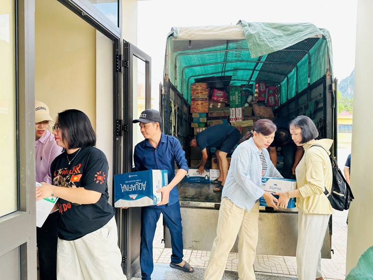  Trường Tiểu học và Trường THCS Thạch Thán xã Quốc Oai chung tay san sẻ yêu thương cùng đồng bào vùng lũ- Ảnh 6.