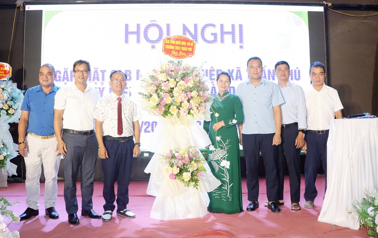 Câu lạc bộ doanh nghiệp xã Trần Phú tổ chức Hội nghị gặp mặt nhân kỷ niệm 21 năm Ngày doanh nhân Việt Nam- Ảnh 2.