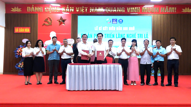 DÂN HÒA: RA MẮT DỰ ÁN “TRILAF” & LỄ KÝ KẾT HỢP TÁC GIỮA TRƯỜNG ĐẠI HỌC NGOẠI NGỮ – ĐHQGHN, UBND XÃ DÂN HÒA VÀ CÁC ĐỐI TÁC DU LỊCH- Ảnh 1.