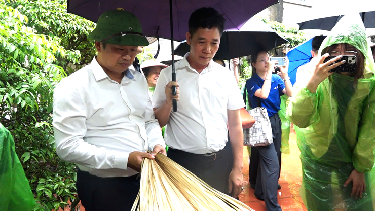 DÂN HÒA: RA MẮT DỰ ÁN “TRILAF” & LỄ KÝ KẾT HỢP TÁC GIỮA TRƯỜNG ĐẠI HỌC NGOẠI NGỮ – ĐHQGHN, UBND XÃ DÂN HÒA VÀ CÁC ĐỐI TÁC DU LỊCH- Ảnh 16.