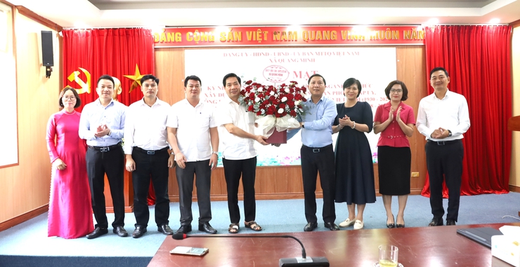 Đảng ủy xã Quang Minh gặp mặt nhân kỷ niệm ngày truyền thống của các ngành trong tháng 10/2025- Ảnh 2.