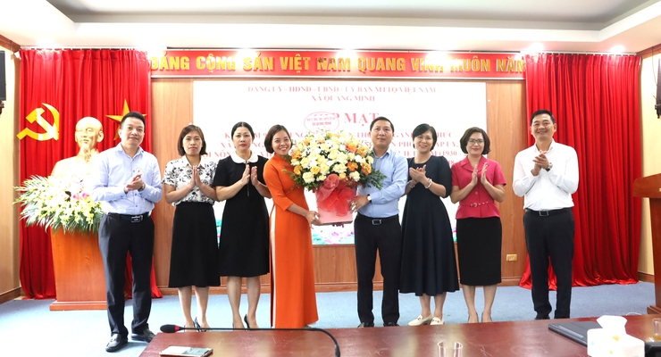 Đảng ủy xã Quang Minh gặp mặt nhân kỷ niệm ngày truyền thống của các ngành trong tháng 10/2025- Ảnh 4.