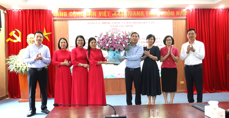 Đảng ủy xã Quang Minh gặp mặt nhân kỷ niệm ngày truyền thống của các ngành trong tháng 10/2025- Ảnh 5.