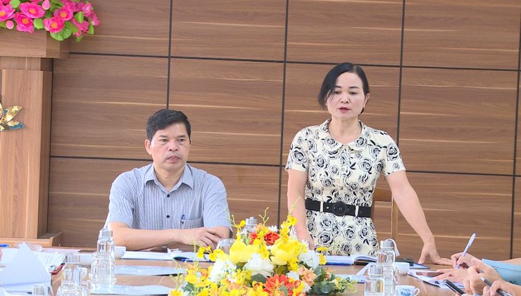 Đoàn giám sát của HĐND xã tiến hành giám sát công tác tổ chức ăn bán trú tại Trường Tiểu học Võng Xuyên A- Ảnh 2.