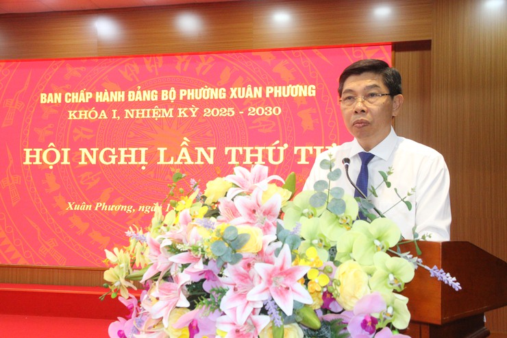 Đảng ủy phường Xuân Phương tổ chức tốt hội nghị lần thứ tư BCH Đảng bộ Phường khóa I, nhiệm kỳ 2025-2030- Ảnh 13.