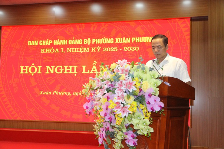 Đảng ủy phường Xuân Phương tổ chức tốt hội nghị lần thứ tư BCH Đảng bộ Phường khóa I, nhiệm kỳ 2025-2030- Ảnh 9.