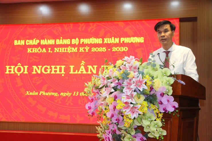 Đảng ủy phường Xuân Phương tổ chức tốt hội nghị lần thứ tư BCH Đảng bộ Phường khóa I, nhiệm kỳ 2025-2030- Ảnh 4.
