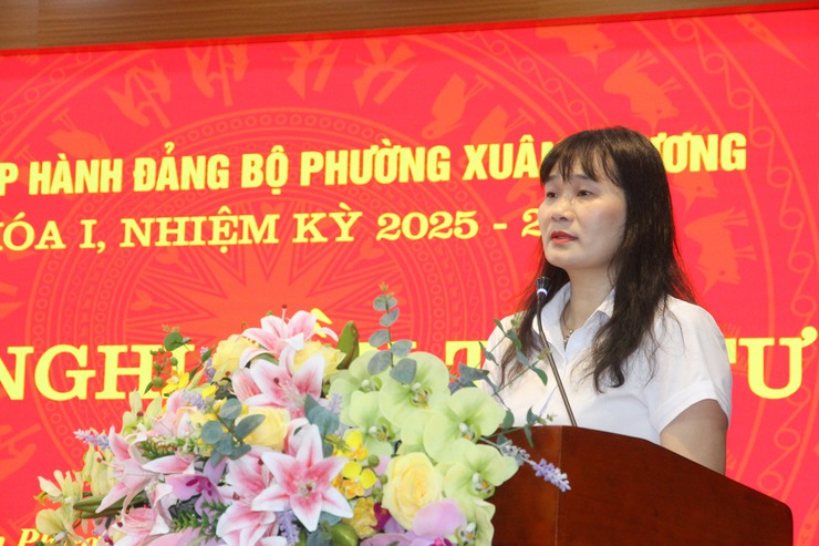 Đảng ủy phường Xuân Phương tổ chức tốt hội nghị lần thứ tư BCH Đảng bộ Phường khóa I, nhiệm kỳ 2025-2030- Ảnh 11.