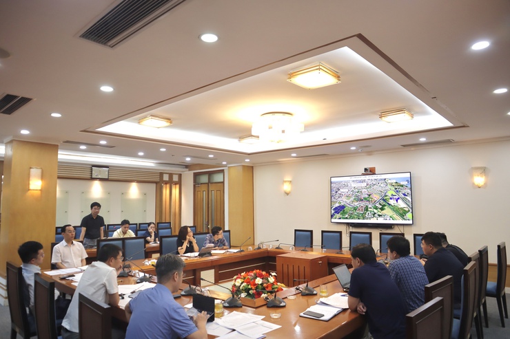 Tập thể Lãnh đạo UBND phường Từ Liêm họp thống nhất chỉ đạo, quyết định một số nội dung theo thẩm quyền- Ảnh 2.