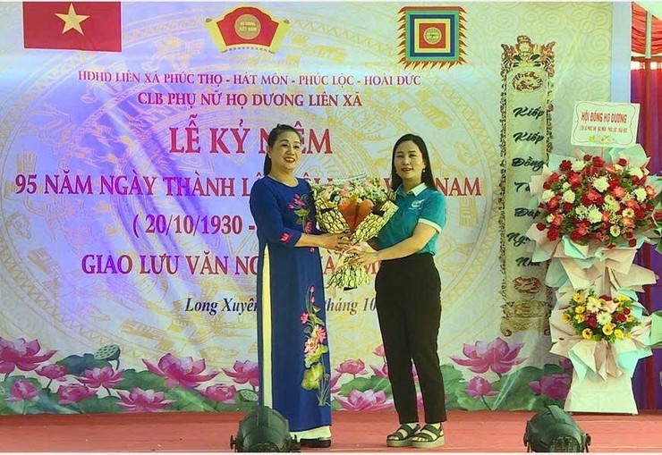 CLB phụ nữ họ Dương liên xã Phúc Thọ – Hát Môn – Phúc Lộc – Hoài Đức tổ chức Lễ kỷ niệm 95 năm Ngày thành lập Hội LHPN Việt Nam- Ảnh 4.