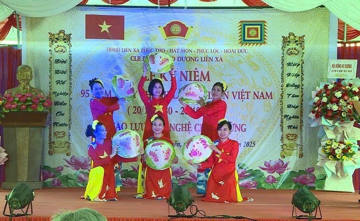 CLB phụ nữ họ Dương liên xã Phúc Thọ – Hát Môn – Phúc Lộc – Hoài Đức tổ chức Lễ kỷ niệm 95 năm Ngày thành lập Hội LHPN Việt Nam- Ảnh 9.