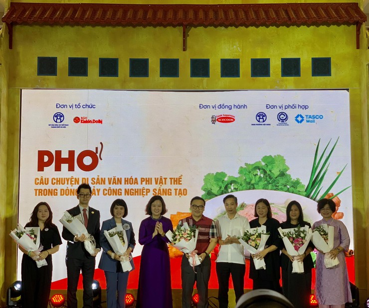 Cùng Thưởng thức di sản phở nức tiếng tại Sự kiện Văn hóa: HÀNH TRÌNH PHỞ - TỪ DI SẢN ĐẾN HIỆN ĐẠI 11 - 12/10/2025- Ảnh 2.