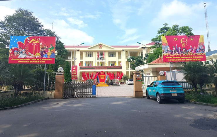 Bát Tràng rực rỡ cờ hoa hướng về Đại hội Đảng bộ TP Hà Nội lần thứ XVIII- Ảnh 10.