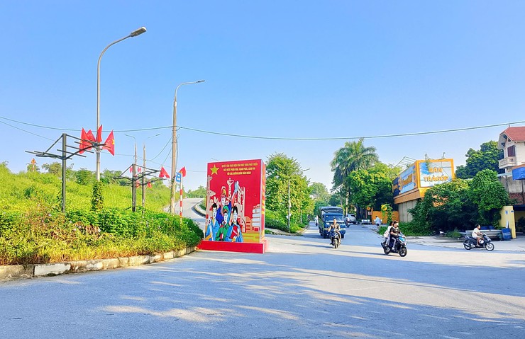 Bát Tràng rực rỡ cờ hoa hướng về Đại hội Đảng bộ TP Hà Nội lần thứ XVIII- Ảnh 7.