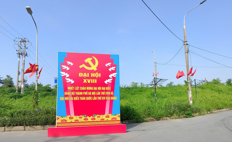 Bát Tràng rực rỡ cờ hoa hướng về Đại hội Đảng bộ TP Hà Nội lần thứ XVIII- Ảnh 5.