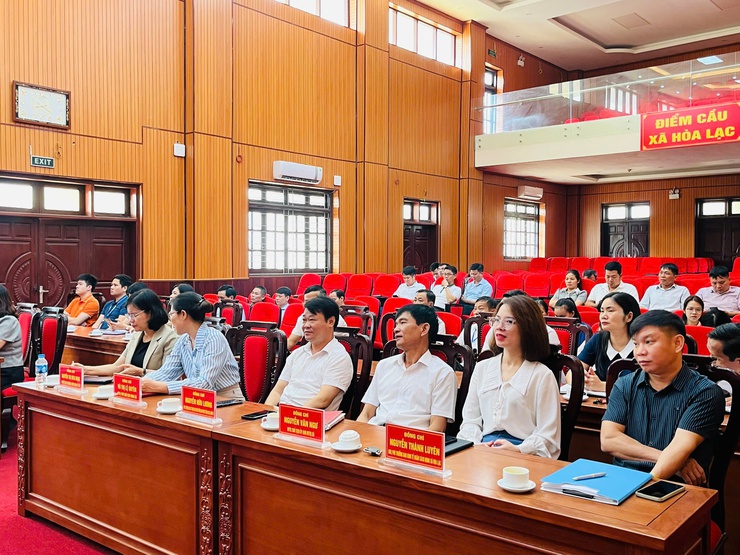 XÃ HÒA LẠC TỔ CHỨC HỘI NGHỊ TẬP HUẤN KỸ NĂNG ỨNG DỤNG TRÍ TUỆ NHÂN TẠO (AI) TRONG XỬ LÝ CÔNG VIỆC HÀNH CHÍNH- Ảnh 4.