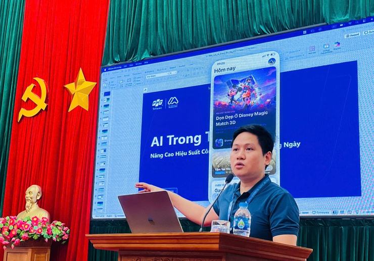 XÃ HÒA LẠC TỔ CHỨC HỘI NGHỊ TẬP HUẤN KỸ NĂNG ỨNG DỤNG TRÍ TUỆ NHÂN TẠO (AI) TRONG XỬ LÝ CÔNG VIỆC HÀNH CHÍNH- Ảnh 2.