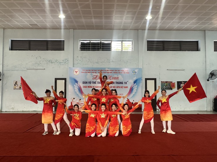 Đại hội Thể dục thể thao xã Đại Thanh lần thứ I năm 2025: Liên hoan Dân vũ thể thao "Vũ điệu tháng 10" thu hút gần 200 vận động viên tham gia- Ảnh 9.