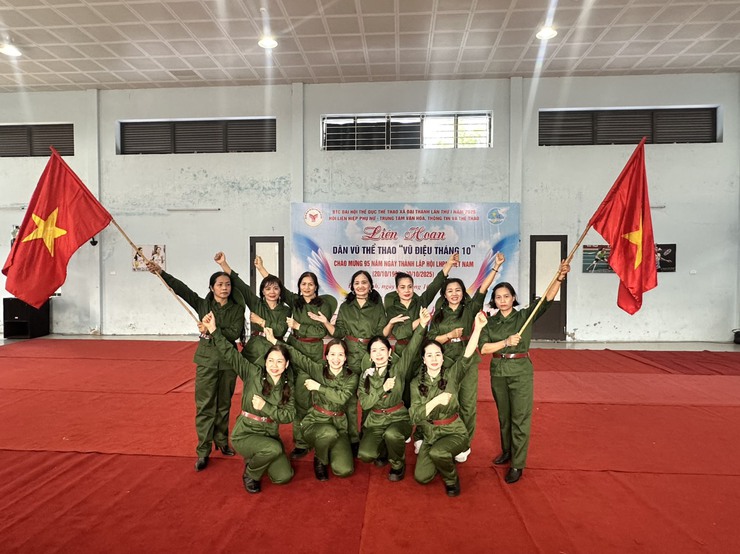 Đại hội Thể dục thể thao xã Đại Thanh lần thứ I năm 2025: Liên hoan Dân vũ thể thao "Vũ điệu tháng 10" thu hút gần 200 vận động viên tham gia- Ảnh 10.