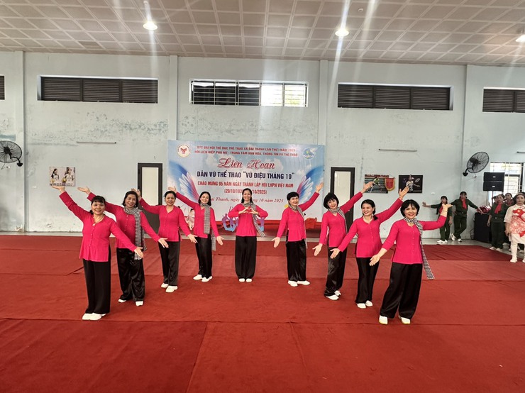 Đại hội Thể dục thể thao xã Đại Thanh lần thứ I năm 2025: Liên hoan Dân vũ thể thao "Vũ điệu tháng 10" thu hút gần 200 vận động viên tham gia- Ảnh 7.
